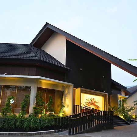 Azana Garden Hill Resort Blora Luaran gambar