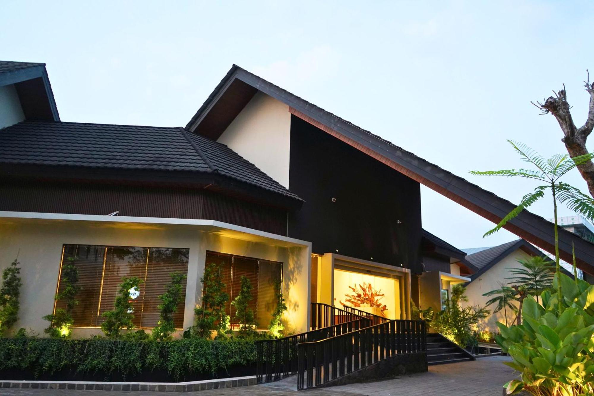 Azana Garden Hill Resort Blora Luaran gambar